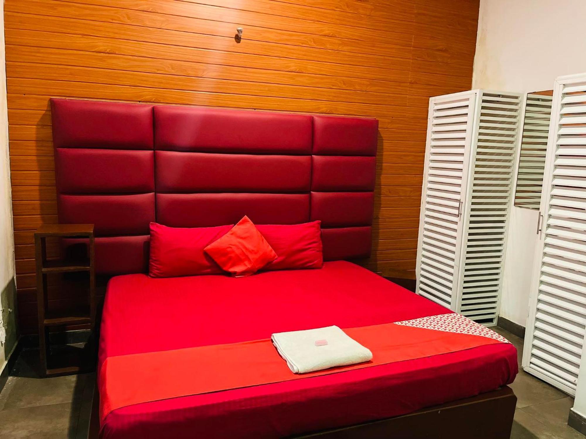 Airport Transit Kings Hotel カトゥナカヤ エクステリア 写真